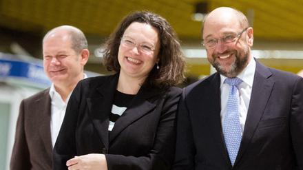 SPD-Chef Martin Schulz (rechts), Hamburgs Erster Bürgermeister Olaf Scholz und Andrea Nahles, Vorsitzende der Bundestagsfraktion.