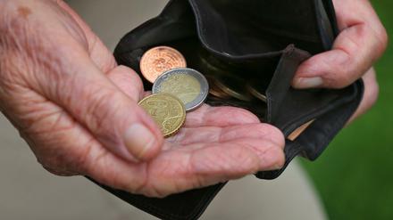 Geringverdiener haben auch als Rentner wenig. Mit einer Rentenreform will die Koalition ihre Situation verbessern.