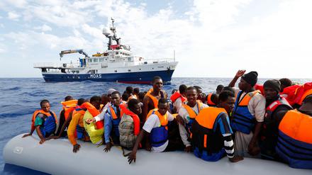Im Mittelmeer gab es Freitag insgesamt 22 Rettungsaktionen für Flüchtlinge. 