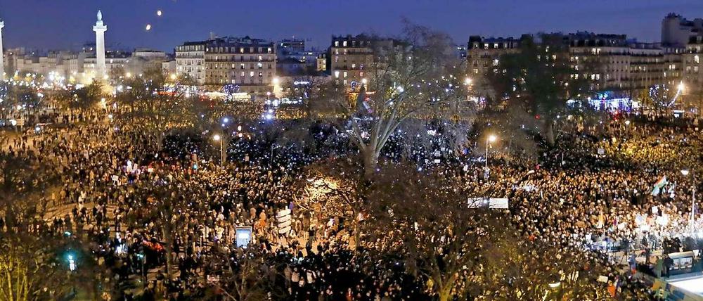 Bis zu 1,5 Millionen Menschen sollen am Sonntag in Paris beim republikanischen Marsch auf den Straßen gewesen sein.