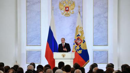 Russlands Präsident Wladimir Putin hielt im Georgssaal des Kremls eine Rede zur Lage der Nation. 