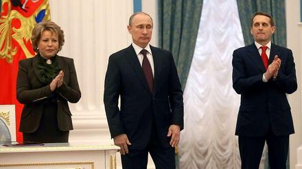 Die Chefin des russischen Föderationsrats, Valentina Matwijenko (links), muss jetzt auch mit Sanktionen rechnen.