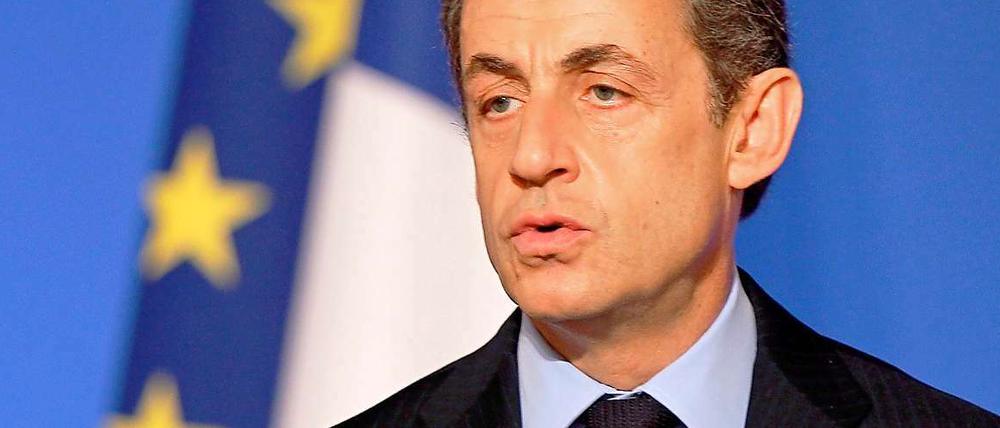 Frankreichs Präsident will die armenische Minderheit in seinem Land hinter sich bringen.