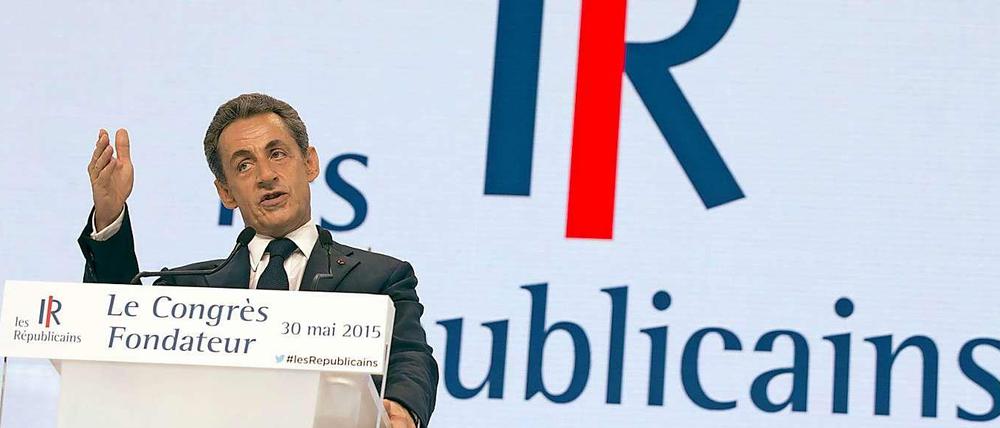 Nicolas Sarkozy auf dem Gründungsparteitag der wegen Skandalen umbenannten Partei "Die Republikaner", die früher UMP hieß.