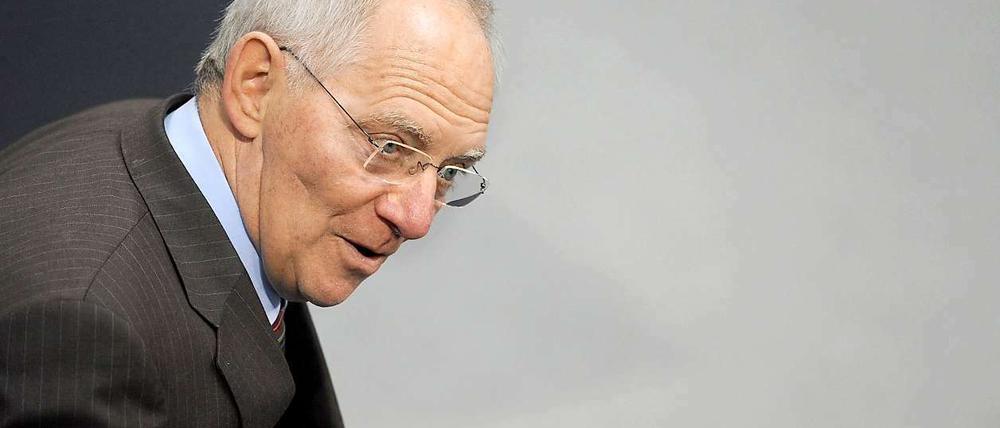 Wolfgang Schäuble darf sich freuen. Die Staatsverschuldung ist um 55 Milliarden Euro geringer als er dachte.