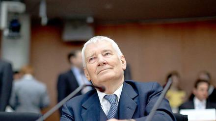 Der ehemalige Bundesinnenminister Otto Schily (SPD) sitzt am 15.03.2013 im Paul-Löbe-Haus in Berlin im Neonazi-Untersuchungsausschuss des Bundestages.