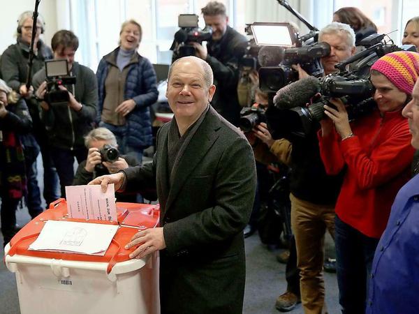 Olaf Scholz bei der Stimmabgabe in Hamburg.