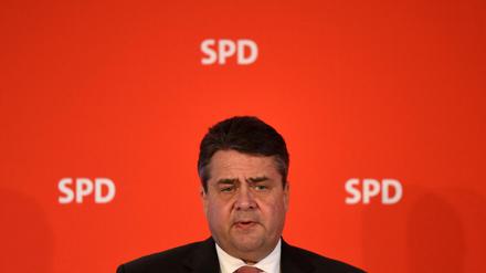 Die innerparteilichen Zweifel an SPD-Chef Sigmar Gabriel sind gewachsen.