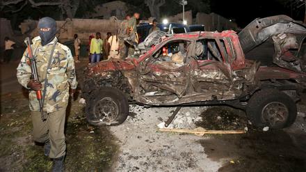 Nach der Explosion der Autobombe am Präsidentenpalast in Mogadischu. 