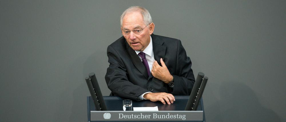 Bundesfinanzminister Wolfgang Schäuble (CDU) spricht am Freitag bei der Sondersitzung des Bundestags zu Griechenland-Hilfspaketen.