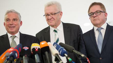 Thomas Strobl (l-r), Landesvorsitzender der CDU Baden-Württemberg, Ministerpräsident Winfried Kretschmann (Bündnis 90/Die Grünen) und CDU-Fraktionschef Guido Wolf. 