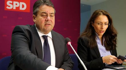 Kein Traumduo: SPD-Chef Sigmar Gabriel und Yasmin Fahimi.