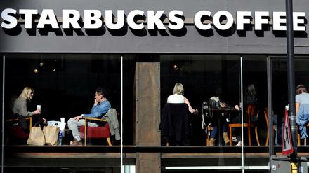Zu den Unternehmen, die wegen ihrer Steuertricks am Pranger stehen, gehört auch die Kette Starbucks.