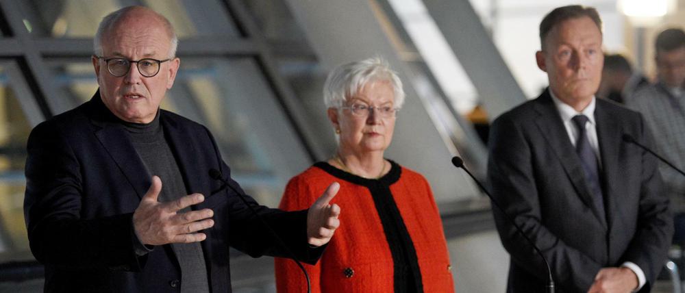 Volker Kauder, Gerda Hasselfeldt, und Thomas Oppermann am 06.10.2016 im Reichstagsgebäude in Berlin. 