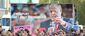 Endspurt: Das Plakat zum Wahlkampf von Peer Steinbrück am Berliner Alexanderplatz.
