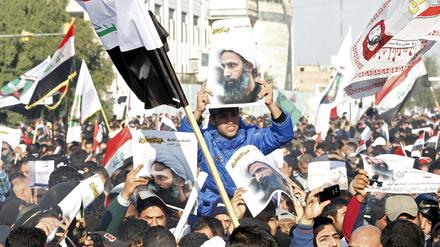 Proteste gegen die Hinrichtung eines Geistlichen durch Saudi-Arabien in Bagdad. 