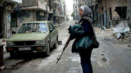 Eine Syrerin kämpft im Bürgerkrieg auf der Seite der Rebellen