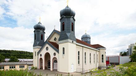 Die syrisch-orthodoxe Mor-Gabriel-Kirche in Kirchardt (Baden-Württemberg). Bis zu zehn Priester sollen hier nach ihrem Ableben ruhen dürfen.  