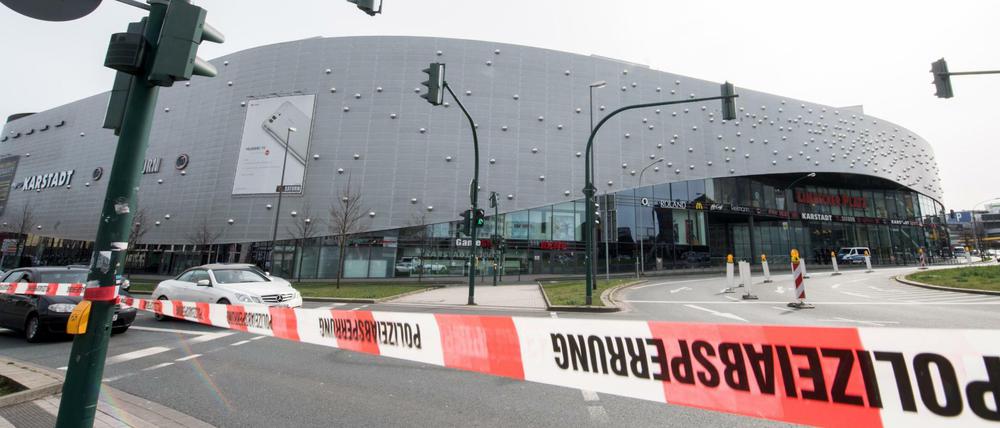 Es soll Hinweise auf einen Anschlag auf dieses Einkaufszentrum gegeben haben, bestätigte Innenminister DeMaizière.