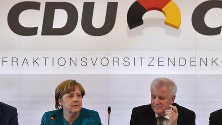 CSU-Chef Horst Seehofer und CDU-Chefin Angela Merkel beim Treffen der Fraktionschefs von Bund und Ländern beider Parteien am Montag in München. 