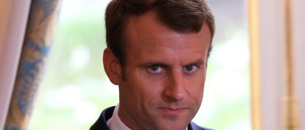 Frankreichs Präsident Emmanuel Macron gerät wegen einer abfälligen Bemerkung in Bedrängnis.