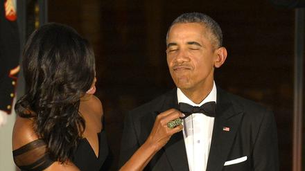 Viel Geld für ihre Erinnerungen: Barack Obama mit Frau Michelle