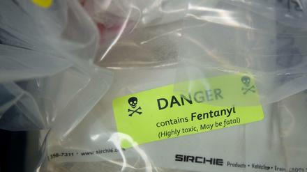 Diese sichergestellten Fentanyl-Pakete wurden in Vancouver der Presse vorgestellt.