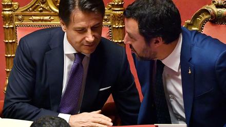 Italiens Premier Giuseppe Conte (links) mit Innenminister Matteo Salvini