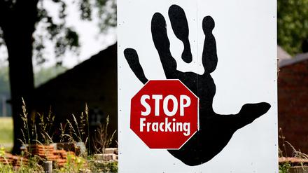 Fracking polarisiert. Ein Plakat von Fracking-Gegnern in Nordrhein-Westfalen.