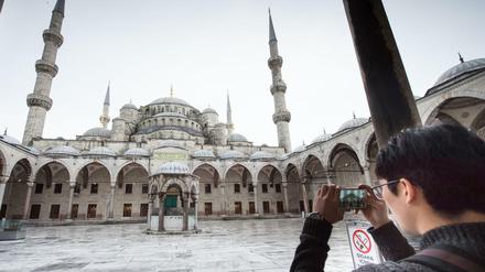 Wahrzeichen: Die Sultan-Ahmed-Mosche, bekannt auch als Blaue Moschee, in Istanbul.