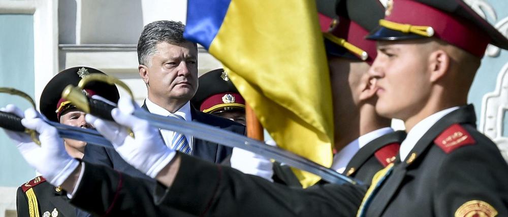 Petro Poroschenko in Kiew beim ukrainischen "Tag der Nationalflagge": Der Präsident muss den Zorn der Wähler fürchten