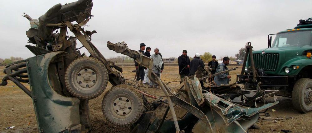 Bombenanschlag am Sonntag nach Weihnachten in der Provinz Helmand - drei von vielen tausend Toten diesem Jahr in Afghanistan