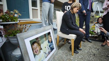 Tima Kurdi, Tante des ertrunkenen syrischen Jungen Aylan, trauert auf diesem Archivbild vor ihrem Haus in Kanada.