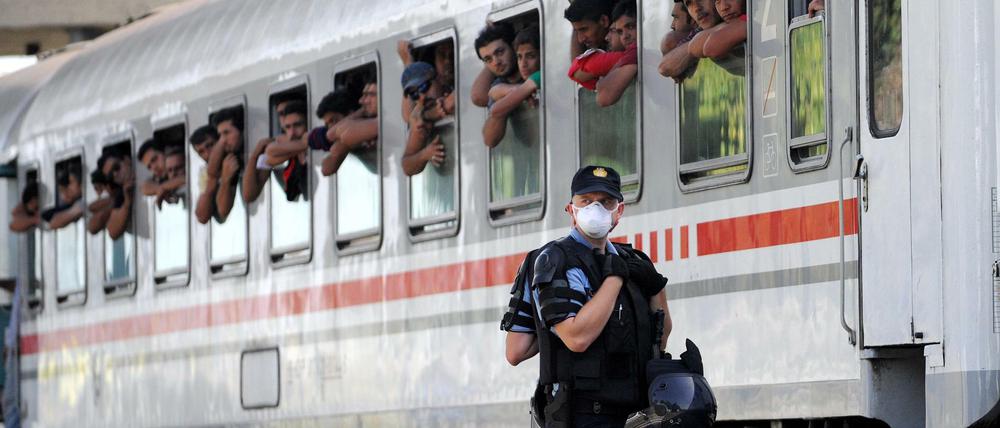 Ein Zug mit Flüchtlingen in der Nähe der kroatischen Hauptstadt Zagreb.