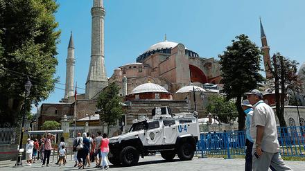 Gefährliche Orte. Reisenden in Istanbul rät das Auswärtige Amt zu äußerster Vorsicht. Dies gilt für öffentliche Plätze, Sehenswürdigkeiten – wie die Hagia Sophia – und Menschenmengen. 