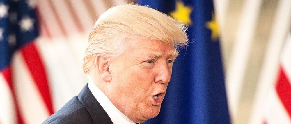 "Diese Leaks sensibler Informationen sind eine ernste Bedrohung unserer nationalen Sicherheit", sagte Trump am Donnerstag in Brüssel. 