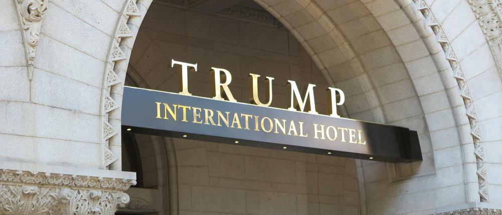 Das Trump International Hotel in Washington soll im Zentrum der Anschuldigungen gegen den US-Präsidenten stehen. 