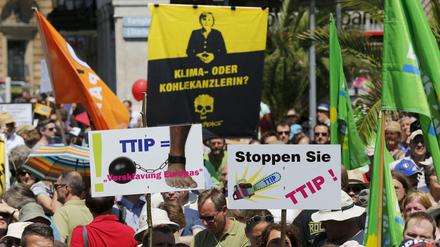 Europaweit protestieren Menschen immer wieder gegen das TTIP-Abkommen.