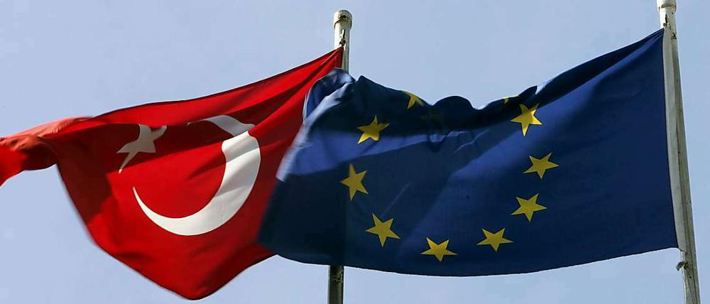 Die Außen- und Europaminister der EU haben ein neues „Kapitel“ der Beitrittsverhandlungen mit der Türkei eröffnet.
