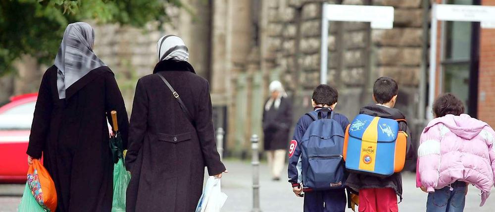 Muslimische Kinder: in Deutschland zwangsbekehrt? So sieht es zumindest der türkische Vizepremier.
