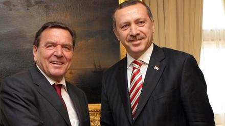 Verstehen sich. Altkanzler Schröder und der türkische Präsident Erdogan (Foto aus dem Jahr 2006).