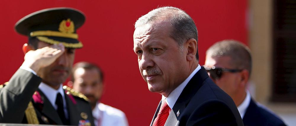 Die wahltaktischen Überlegungen von Recep Tayyip Erdogan spielen sich vor dem Hintergrund wachsender Spannungen im Land ab.