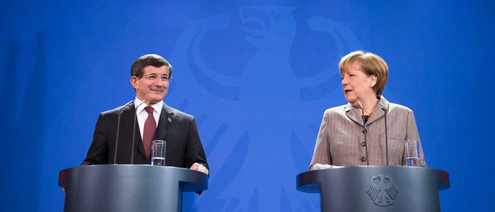 Bundeskanzlerin Angela Merkel und der Ministerpräsident der Türkei, Ahmet Davutoglu.