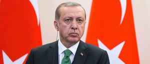 Der türkische Präsident Erdogan droht der EU indirekt mit einem Abbruch der Gespräche.