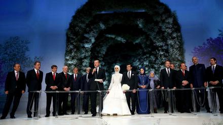 Staatschef Recep Tayyip Erdogan, redet während der Hochzeitsfeier seiner jüngsten Tochter, zu der 6000 Gäste geladen waren.