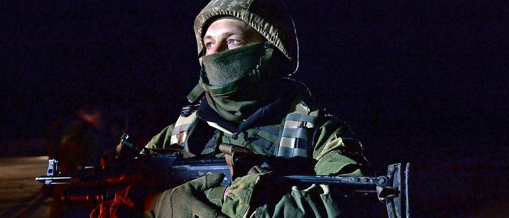 Ein ukrainischer Soldat in der Nähe von Donezk.