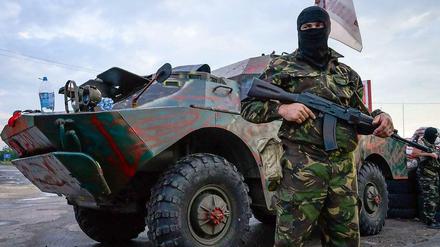 Bewaffnete Separatisten im Osten der Ukraine