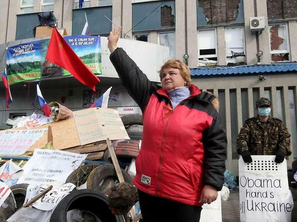 Pro-Russland. Eine Demonstrantin in Lugansk in der Ost-Ukraine.