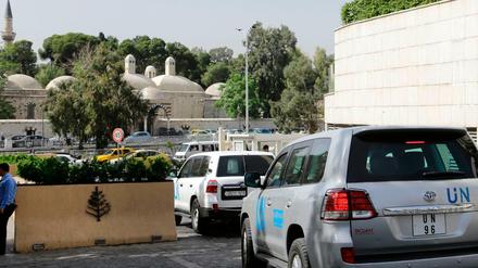 OPCW-Inspekteure verlassen ihr Hotel in Damaskus in Richtung Duma.