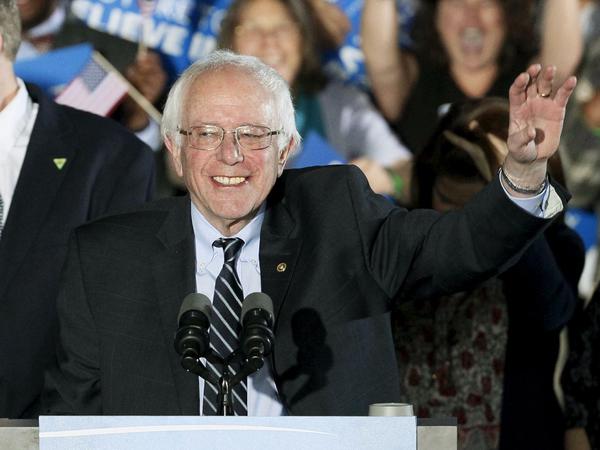 Der Sozialist Bernie Sanders nach seinem Sieg bei den Vorwahlen in New Hampshire. Er schlug Hillary Clinton mit 60 zu 38 Prozent.